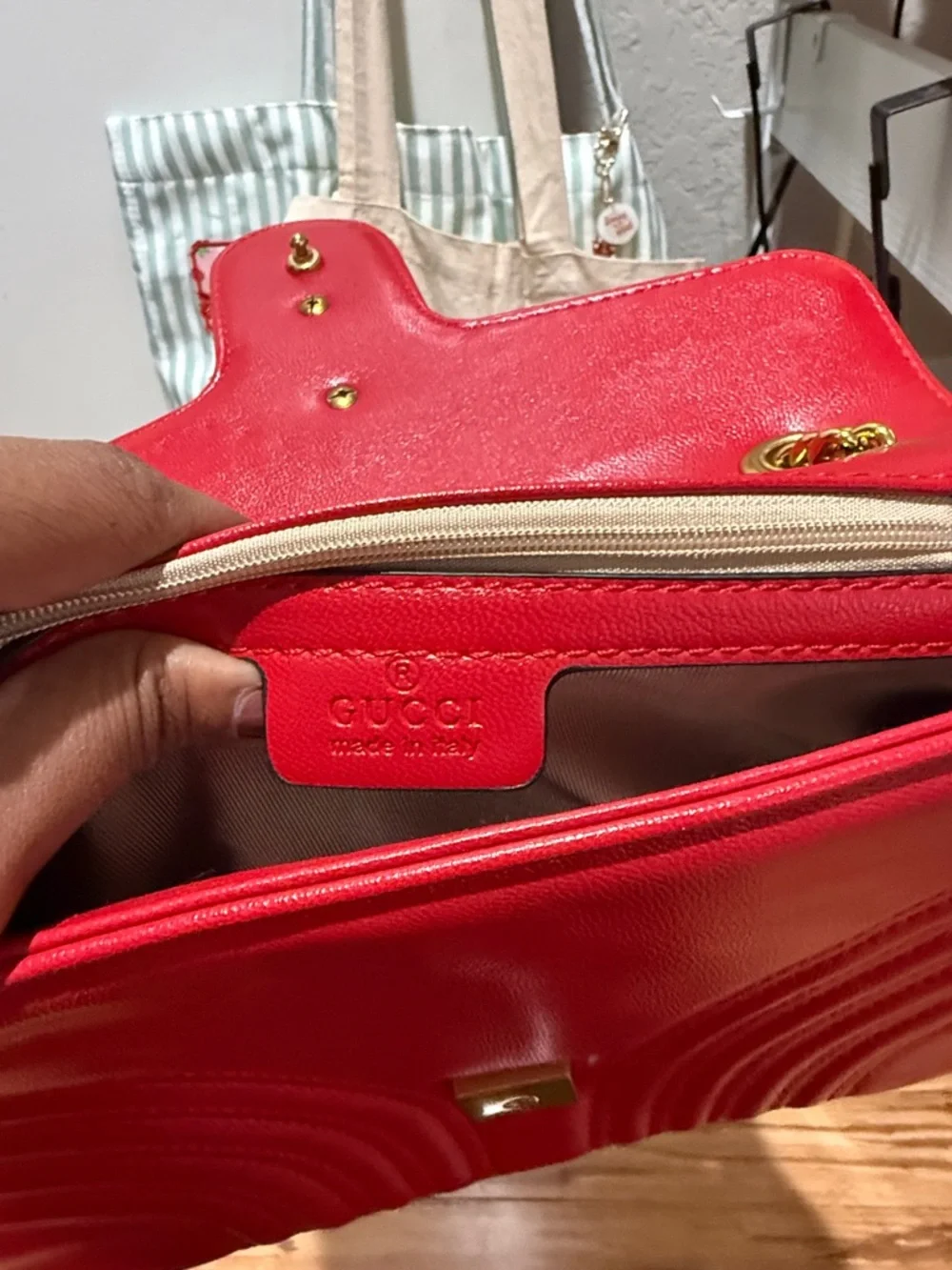 Gucci Red Quilted Shoulder Bag with Gold Double-G - Picture 6 of 6